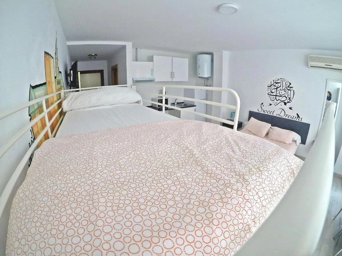 Mesonhomes Suites Center - Stay & Work Granada Apartment