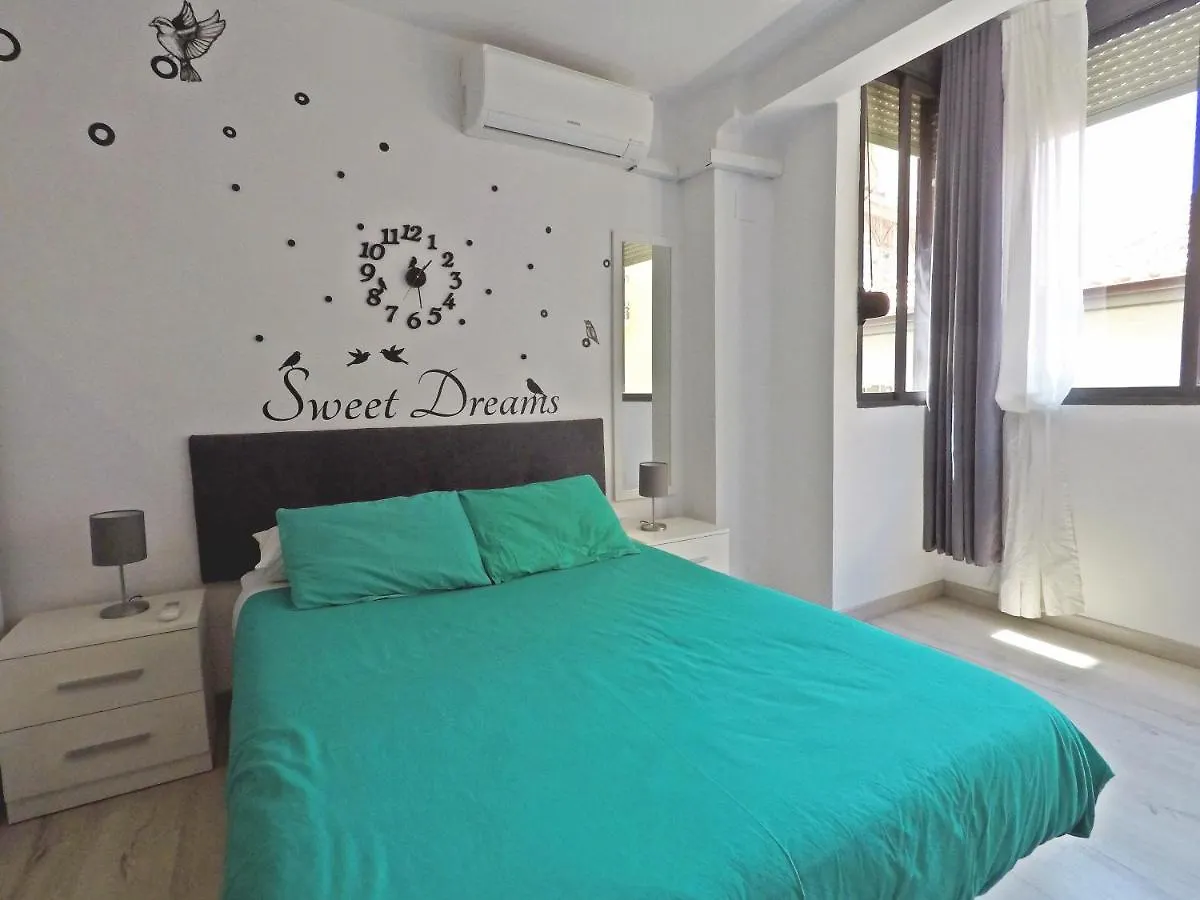 Mesonhomes Suites Center - Stay & Work Granada Apartment