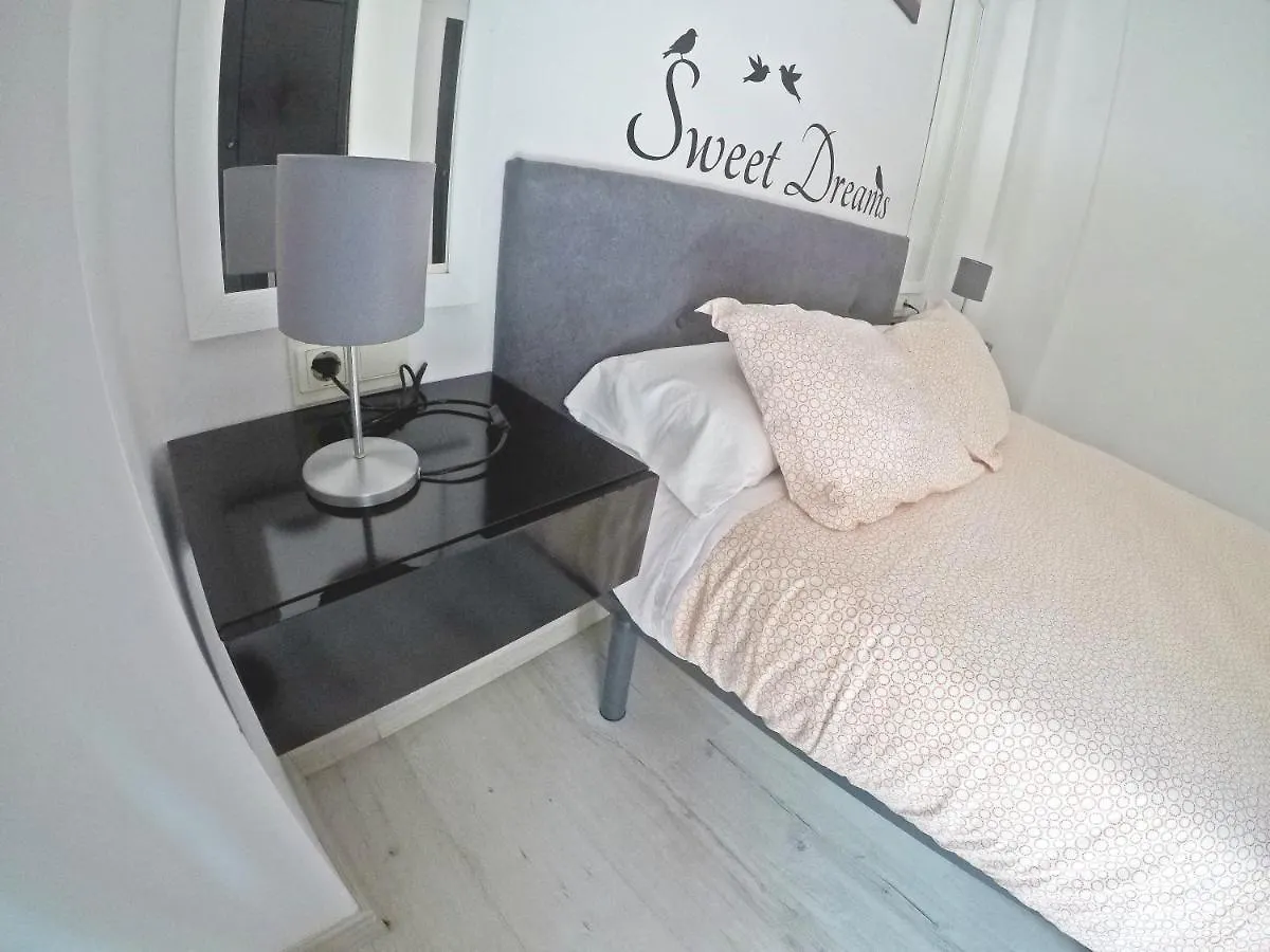 Mesonhomes Suites Center - Stay & Work Granada Apartment